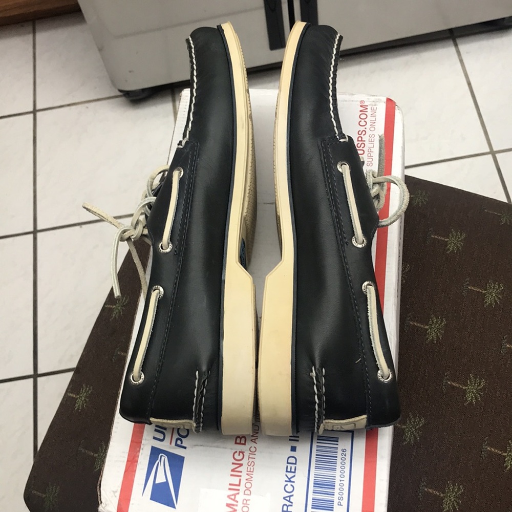 Sperry Top-Sider sizing 12/M blue white stitching used - Picture 3 of 14